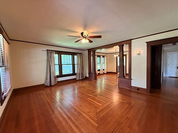 4th image of 707 E Normal St