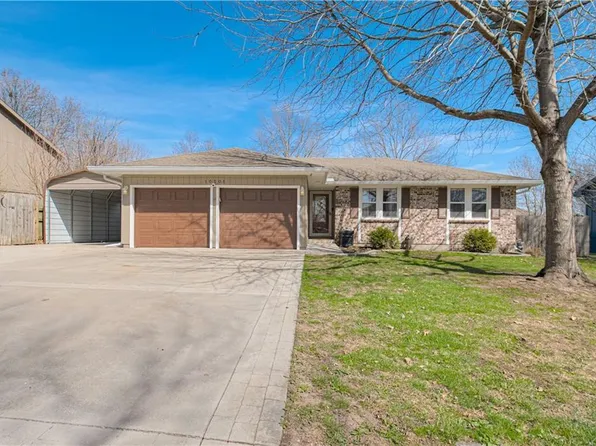 10501 N Forest Ave, Kansas City, MO 64155