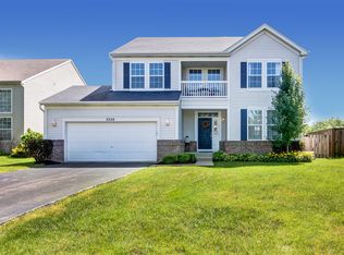 2256 Arcadia Ct, Aurora, IL 60503