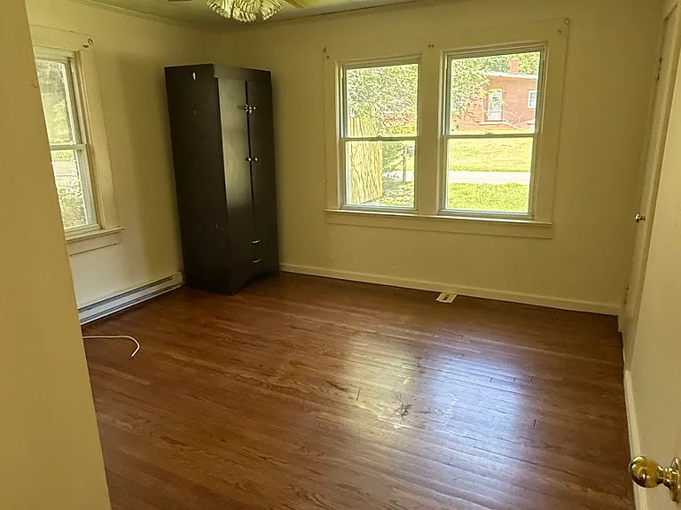 121 Bryson Ave — Photo 7