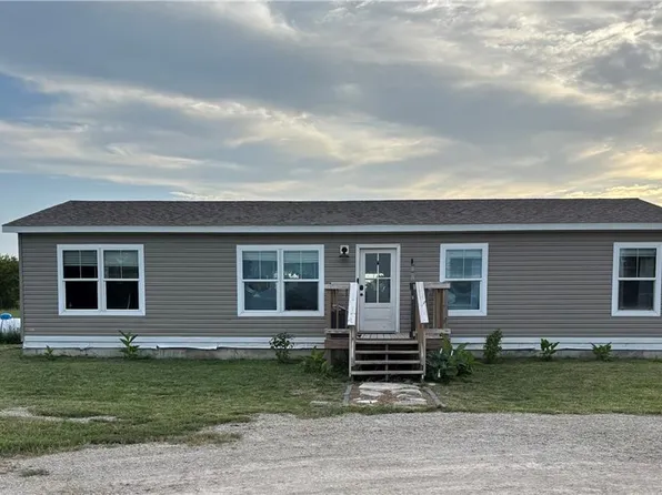 950 Eisenhower Rd, Princeton, KS 66078