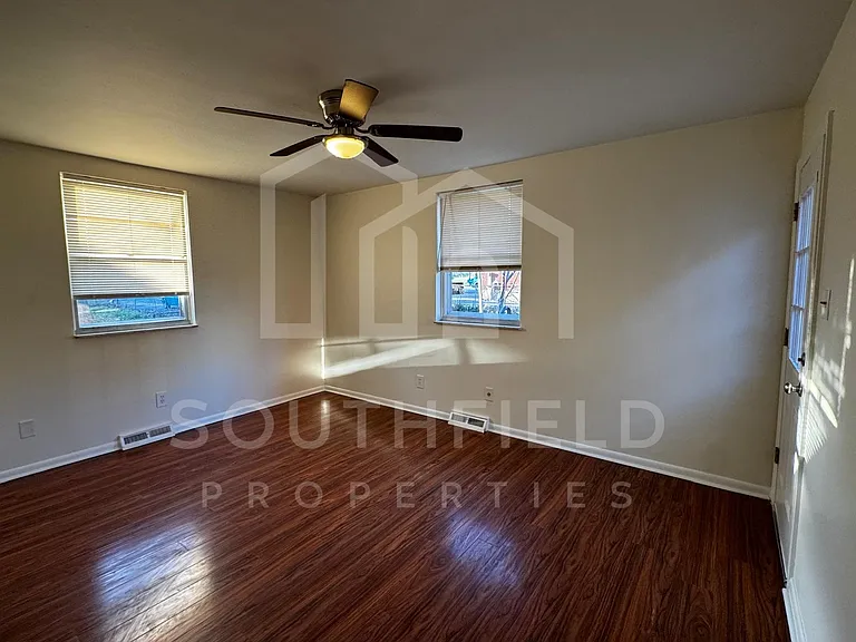 3735 Lovell Ave #3 — Photo 2