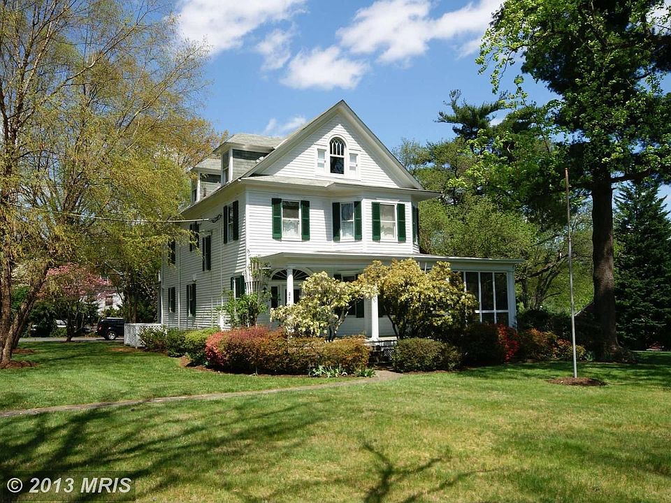 1st image of 140 S Adams St