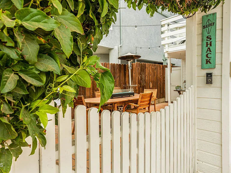 345 Hollywood Blvd — Photo 20