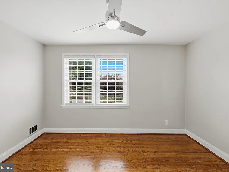8132 Pleasant Plains Rd — Photo 15
