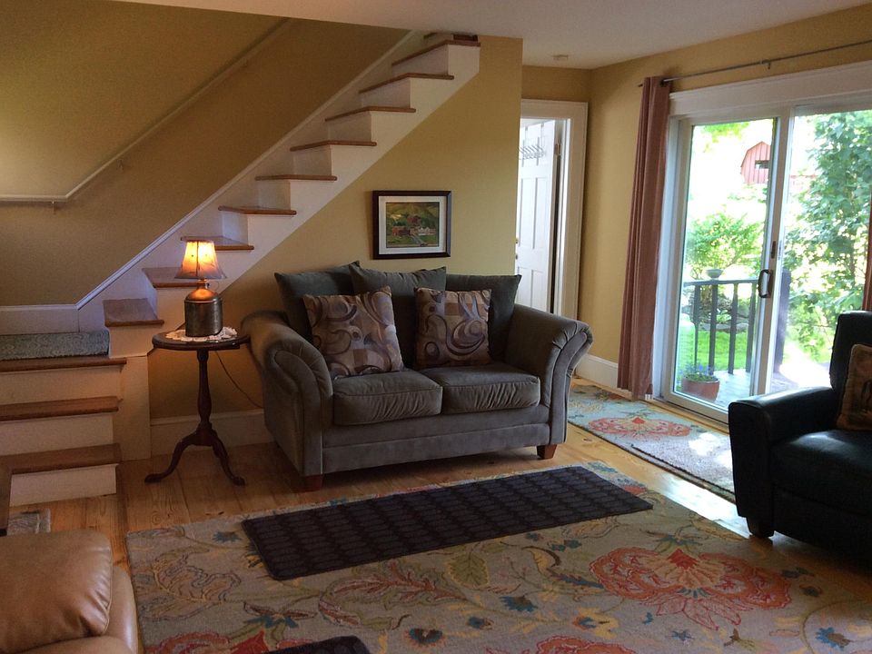 All rooms are newly painted, white
Full size sofabed replaced loveseat
EIK renovated
1 bedroom off LR downstairs
2 bedrooms upstairs