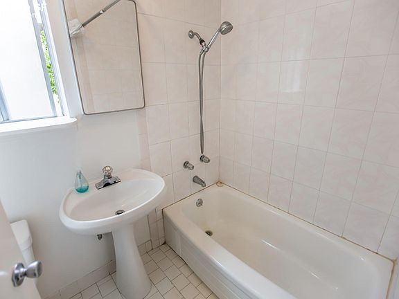 5th image of 514 Divisadero St #2