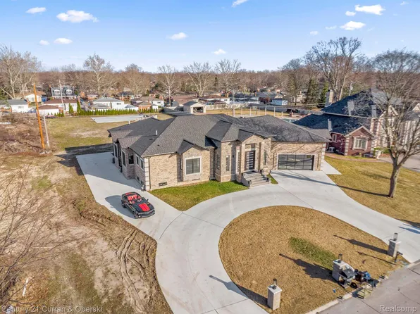 6642 Fairwood Dr, Dearborn Heights, MI 48127