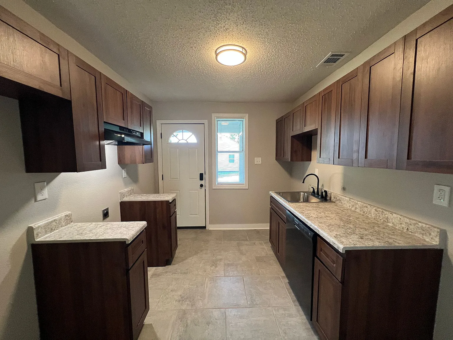 2983 Waynoka Ave — Photo 4