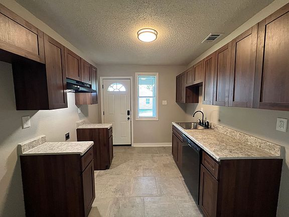 3rd image of 2983 Waynoka Ave