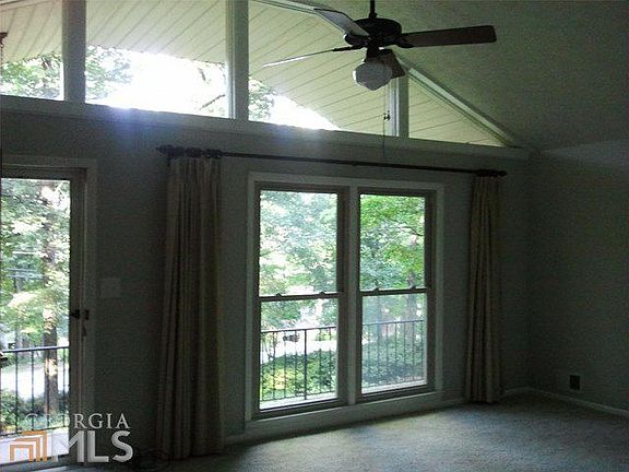 2nd image of 1863 Lake Lucerne Dr