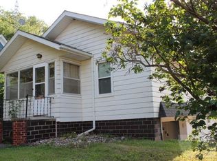 320 1st St NW, Hampton, IA 50441