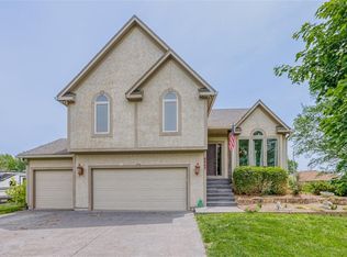 8667 Gabriel Ln, Lenexa, KS 66227