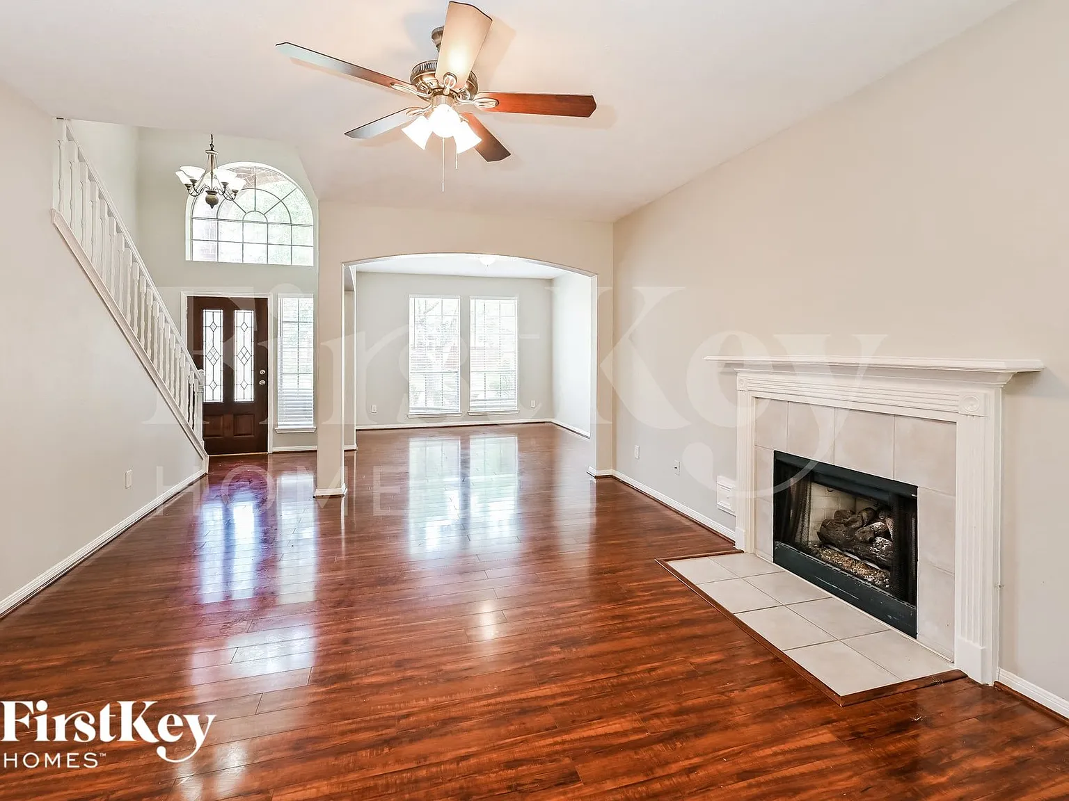 4 bed, 2.5 bath, 2564 sqft, $2,705 — Photo 3