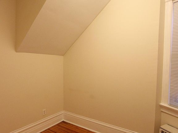 4th image of 3341 N Kenmore Ave #1FRONT