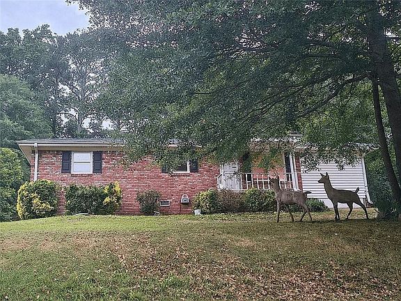 2nd image of 6271 Mountain Ct SE
