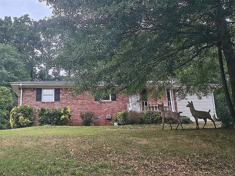 6271 Mountain Ct SE — Photo 2