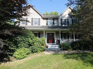 10 Canterberry Ct, Hopewell Junction, NY 12533