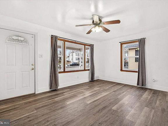 5th image of 1032 Rose Hill Ave