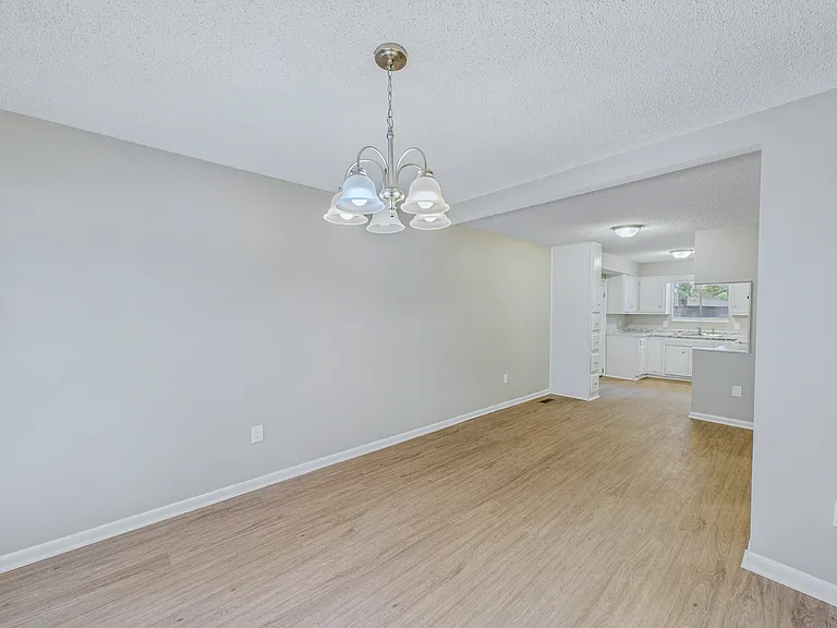 8210 Park Ave-10_06292026