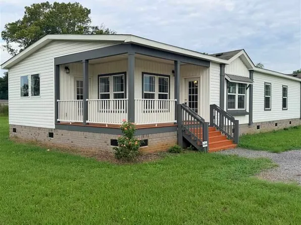 2418 Nature Dr, Latta, SC 29565