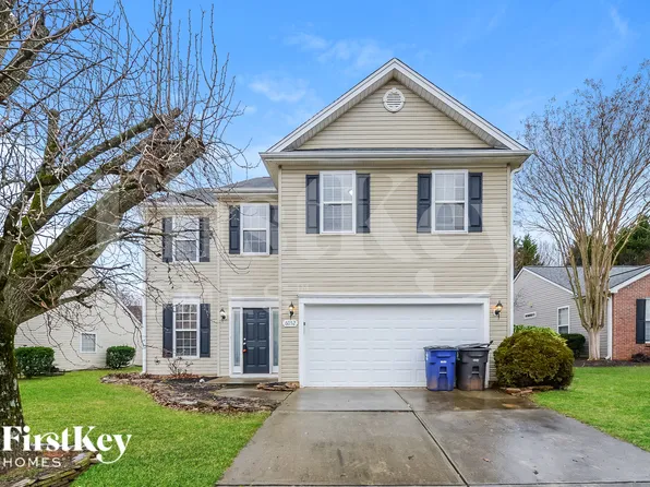6052 Glen Way Dr, Winston Salem, NC 27107