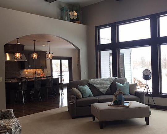 3rd image of 425 Whispering Creek Ct