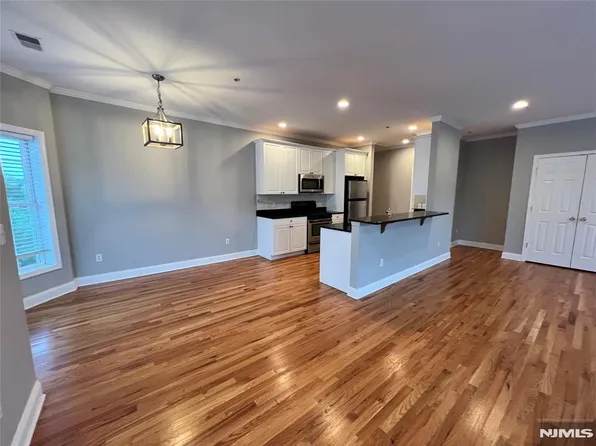 107 Hawthorne Ave APT D, Park Ridge, NJ 07656