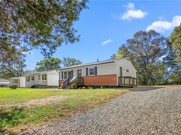 621 North St, Eden, NC 27288