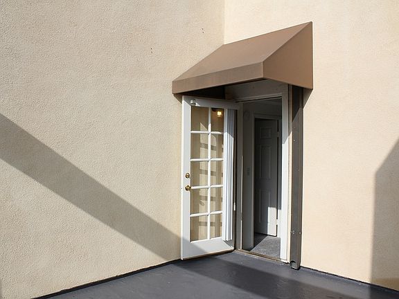 4th image of 3728 Delmas Ter APT 201