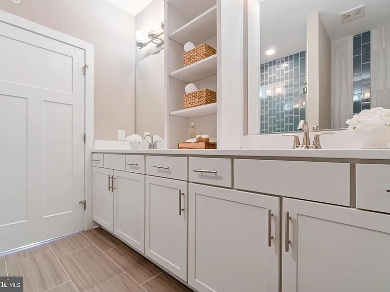 10225 Hilltop Ascent Dr — Photo 16
