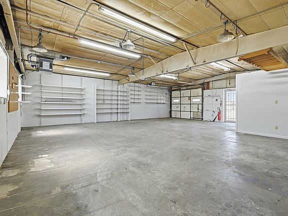 2nd image of 2322 W 9th St