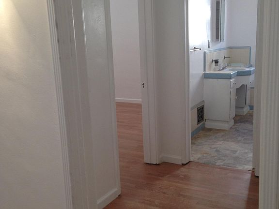4th image of 9921 Robbins Dr APT 6