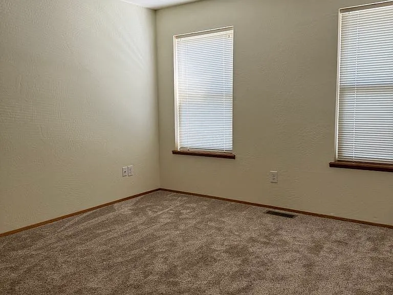 482 Iowa St #B — Photo 8