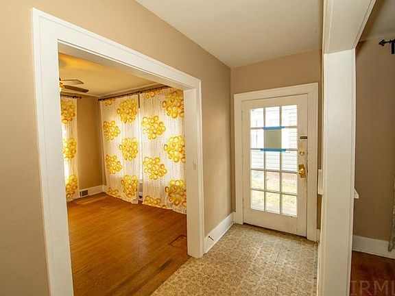 3rd image of 518 E Ewing Ave