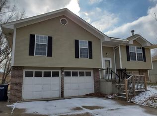 601 NW Willow Dr, Grain Valley, MO 64029