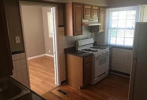 3rd image of 7513 Belwood Dr