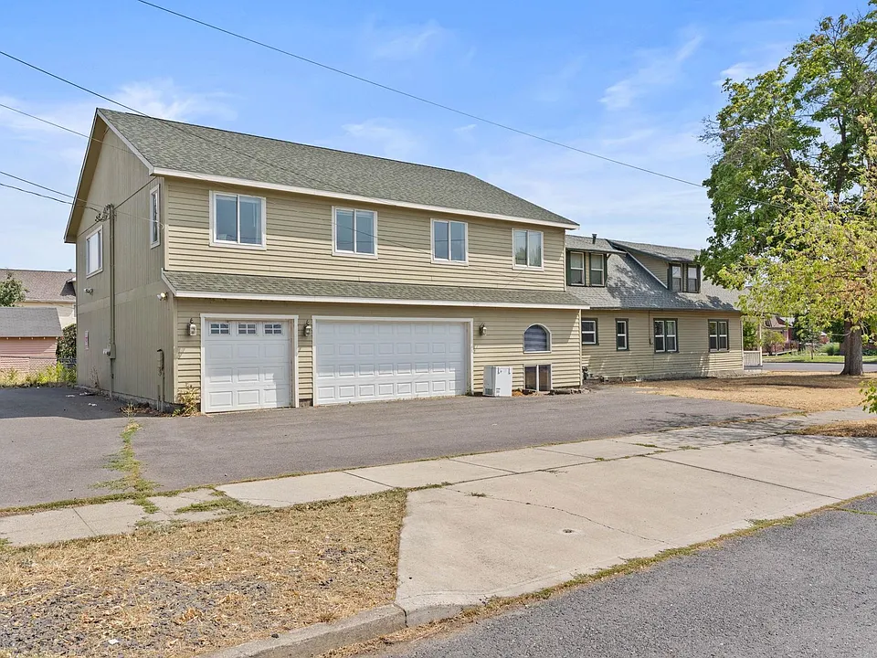 303 E Augusta Ave #2