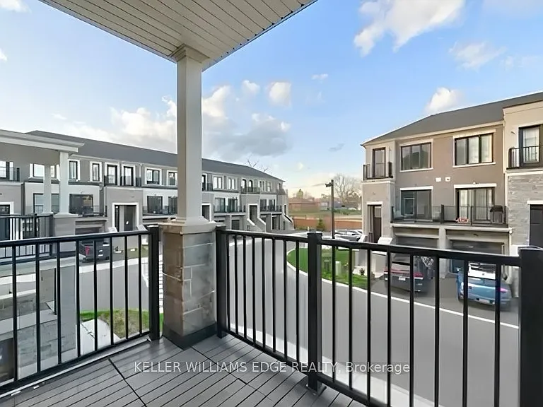 383 Dundas St E #38 — Photo 15