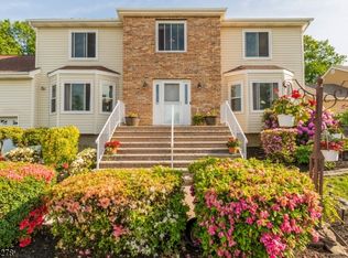 49 Jeremy Ct, Monroe Township, NJ 08831