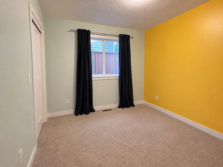 12790 SW Katherine St — Photo 14