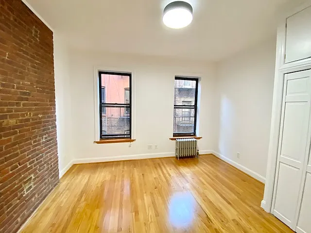 306 East 11th Street — Photo 2