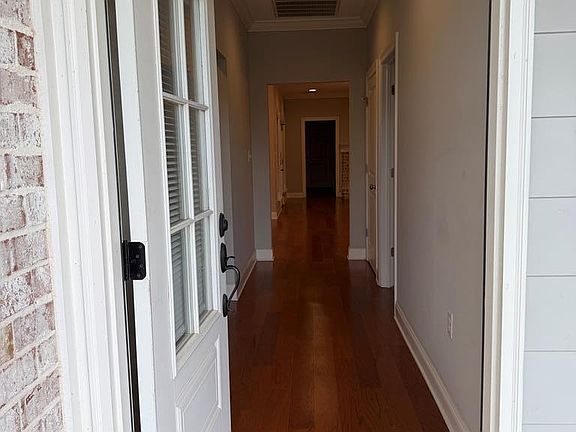 2nd image of 207 Thistle Ln