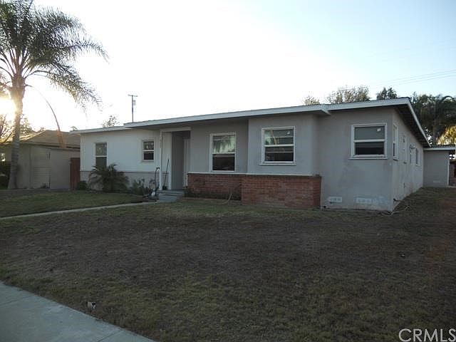 1st image of 933 James Pl