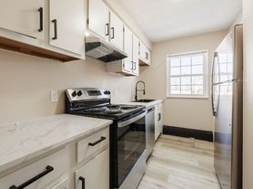 Holcomb Village Apartments