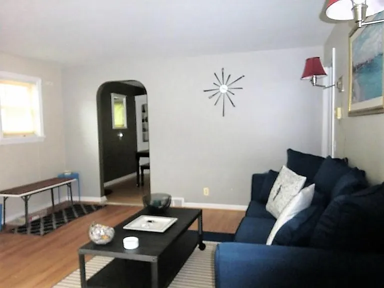 109 Westmoreland Dr — Photo 2