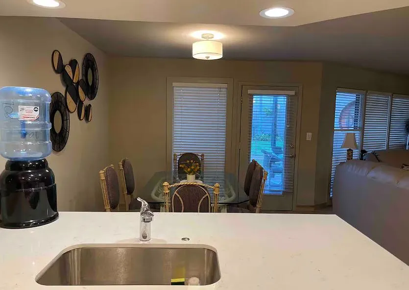 3 bed, $4,499 — Photo 3