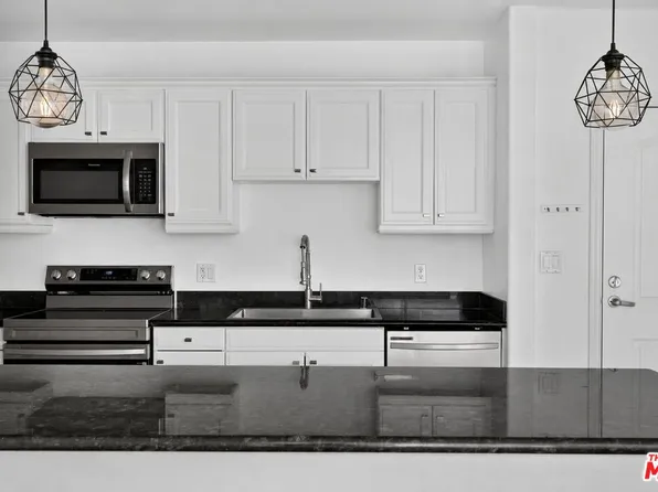 3740 Santa Rosalia Dr APT 326, Los Angeles, CA 90008