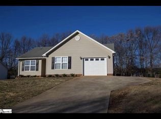 18 Michell Dr, Taylors, SC 29687