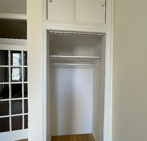 206 E 6th St #8 — Photo 5